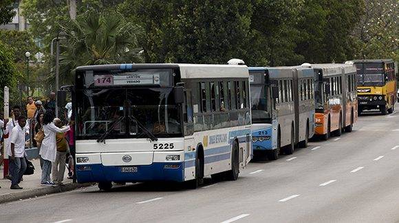 guagua omnibus transporte cuba la habana 13 580x324 1