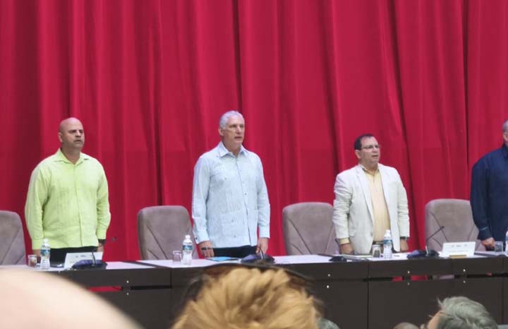 Díaz-Canel asiste a Encuentro Internacional de Solidaridad con Cuba en saludo al Primero de Mayo Díaz-Canel asiste a Encuentro Internacional de Solidaridad con Cuba en saludo al Primero de Mayo