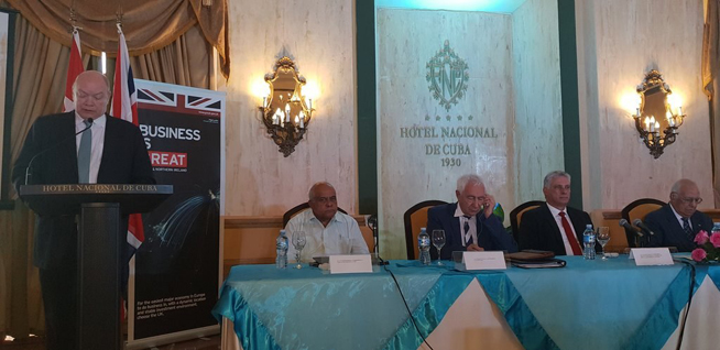 Presidente cubano asiste a foro con empresarios británicos Presidente cubano asiste a foro con empresarios británicos