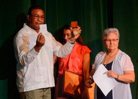 Contraloría General de la República celebra su primera década de vida