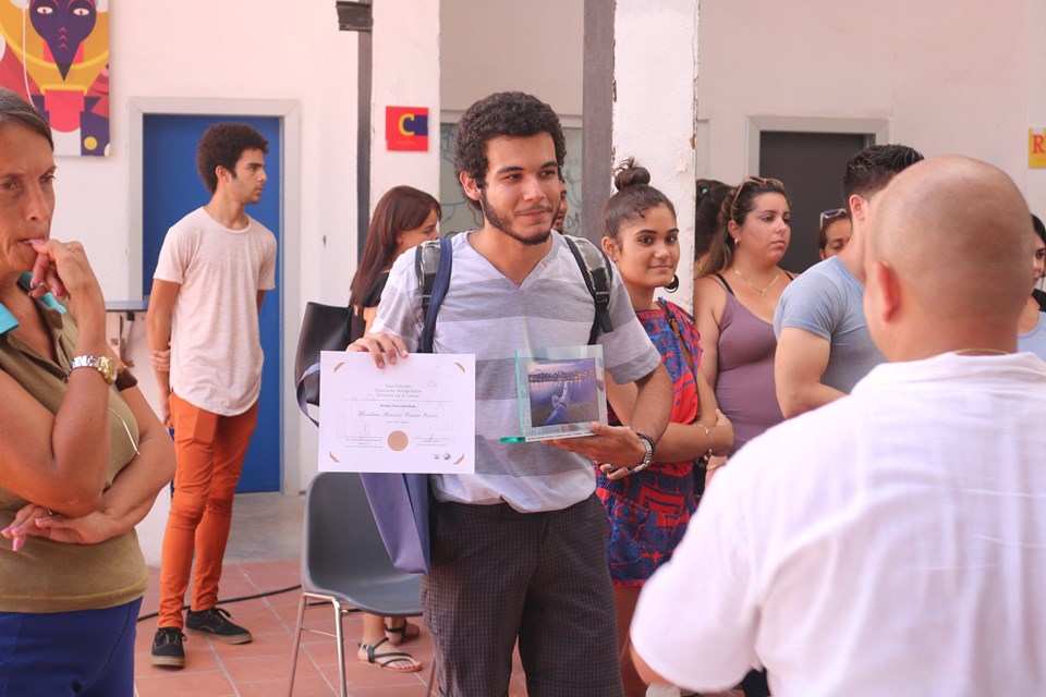 Premian a ganadores del concurso Jóvenes en el lente Premian a ganadores del concurso Jóvenes en el lente