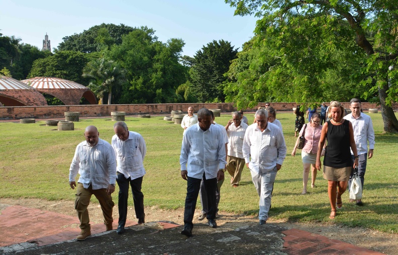 Federica Mogherini, junto a Alexis Seijo García, rector de la Universidad de las Artes
