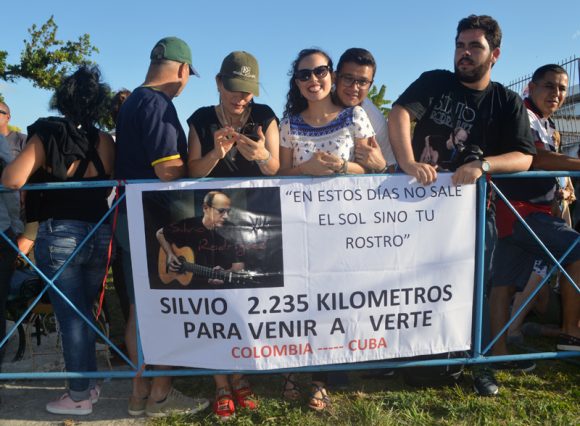 Seguidores del trovador. Foto: Iván Soca.