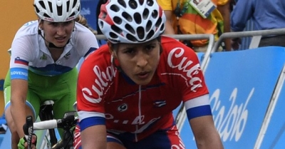 Lidera Arlenis Sierra a las ciclistas ruteras de América 
