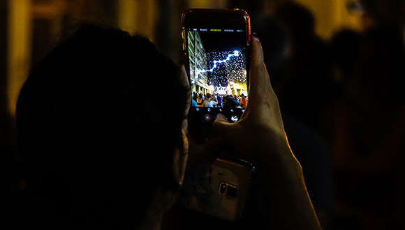 Constelaciones de “Planetario” iluminan la calle habanera Galiano