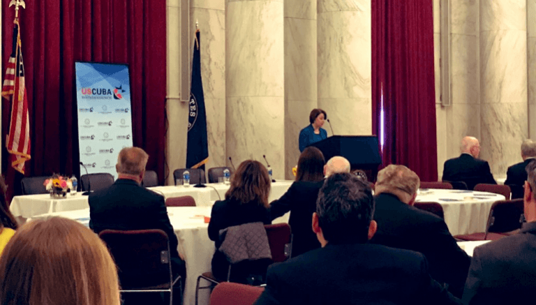 Cumbre de Negocios Cuba-Estados Unidos. 