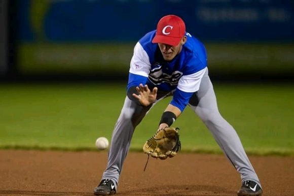 César Prieto con dos imparables y una impulsada sigue aportando a la causa cubana