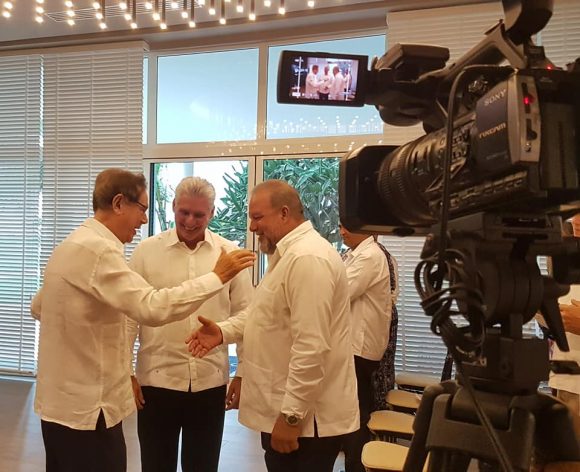 Asiste Díaz-Canel a inauguración de hotel Meliá Internacional en Varadero.