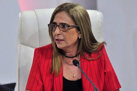 ministra de Finanzas y Precio
