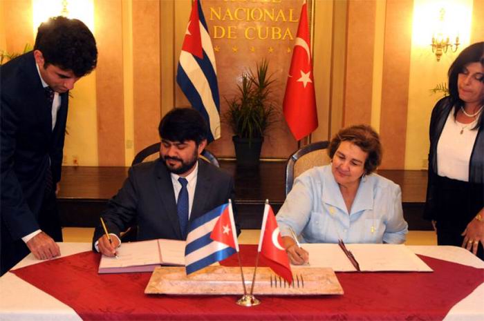 Firman Cuba y aerolínea Turkish Airlines memorando de entendimiento Firman Cuba y aerolínea Turkish Airlines memorando de entendimiento