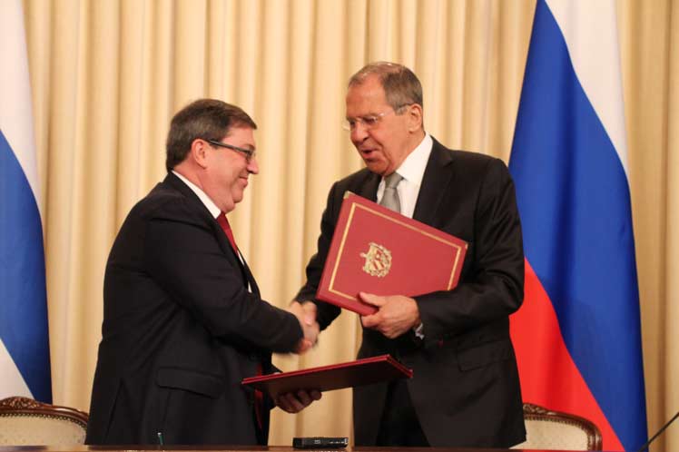 Bruno Rodríguez junto a  Serguei Lavrov