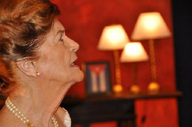 Escultura de Carilda Oliver prestigiará Museo de Cera de Bayamo