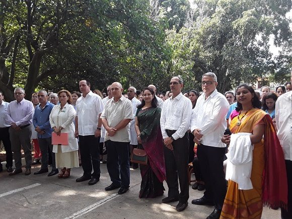 En la inauguración del Centro estuvo presente el vicepresidente cubano Roberto Morales Ojeda y el ministro de salud, José Ángel Portal.