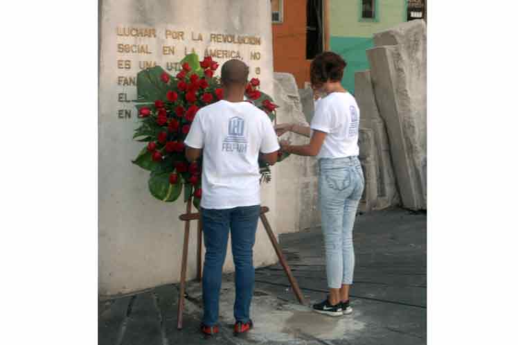 Jóvenes universitarios
