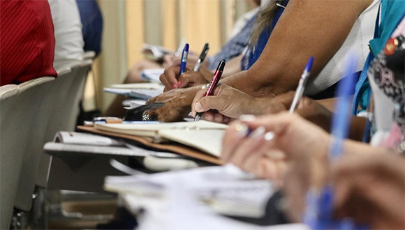 La declaración del Parlamento califica al bloqueo de violación masiva, flagrante y sistemática de los derechos humanos del pueblo cubano. Foto: Archivo.