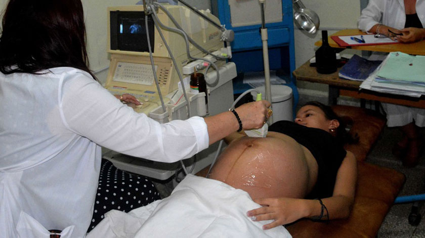 La tasa de mortalidad materna en Cuba, desciende de 40.9 en el 2022 a 38.7 por 100 000 nacidos vivos en el 2023. Foto: ACN