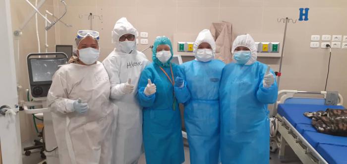 Enrermeras trabajando en el enfrentamiento a la COVID-19 en un hospital de Perú. Foto: Tomada de Cubahora Enrermeras trabajando en el enfrentamiento a la COVID-19 en un hospital de Perú. Foto: Tomada de Cubahora
