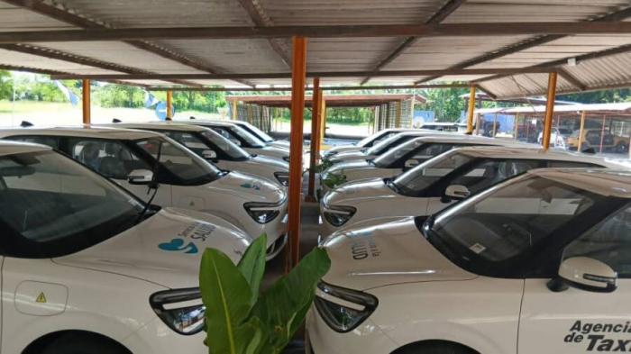 Nuevos autos eléctricos mejorarán traslado de pacientes de hemodiálisis Con estos modernos vehículos se respalda la atención a los hemodializados, quienes necesitan estabilidad y puntualidad en Nuevos autos eléctricos mejorarán traslado de pacientes de hemodiálisis Con estos modernos vehículos se respalda la atención a los hemodializados, quienes necesitan estabilidad y puntualidad en
