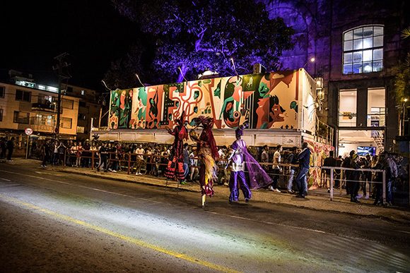 Un lugar vivo, un espacio de libertades creativas y experimentación. Foto: Fábrica de Arte Cubano.