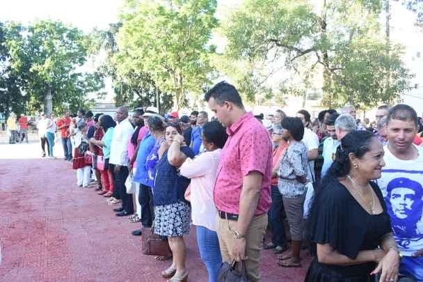 Preparativos en el parque El Carmen para la Gala Encuentro con la Historia. (Foto: Carlos Rodríguez Torres)