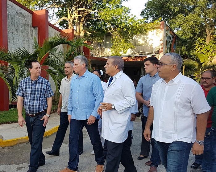 Visita presidente cubano Complejo Científico Ortopédico Frank País