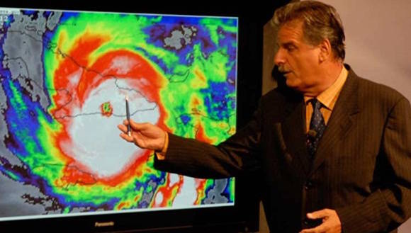 El Dr. José Rubiera, conocido como el “hombre del tiempo”. Foto: Archivo.