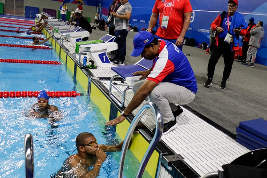 Fornés y Pérez en el intercambio. Foto: Calixto N. Llanes