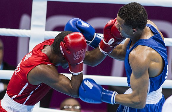 El joven de 28 años, Lázaro Álvarez, sería el primer campeón cubano del boxeo en estos XVIII Juegos Panamericanos. Foto: Irene Pérez/ Cubadebate.