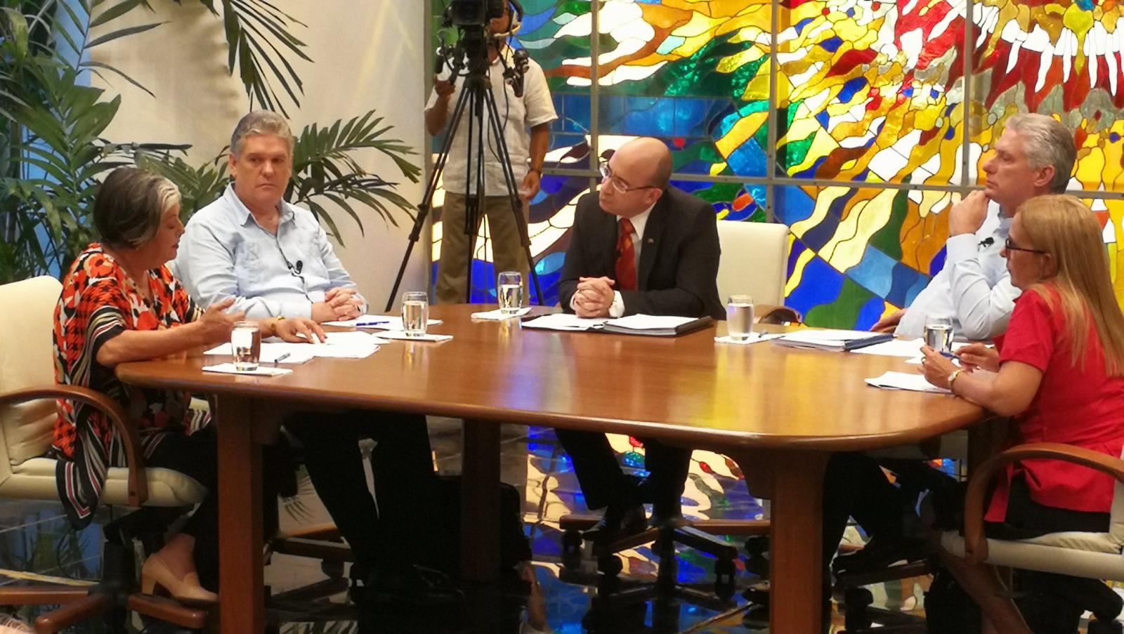  Ministra Margarita González en segunda Mesa Redonda sobe medidas económicas e incremento salarial. Foto: Presidencia Cuba