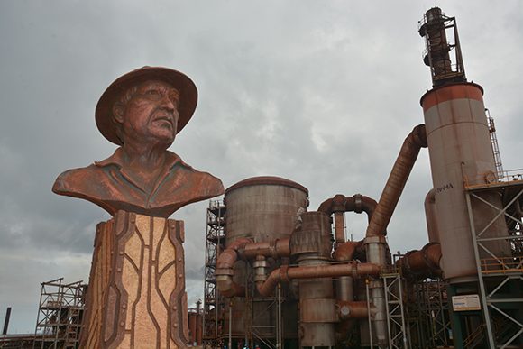 Planta niquelífera Pedro Soto Alba, en la ciudad minera de Mo
