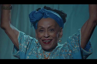 cantante cubana Omara Portuondo 