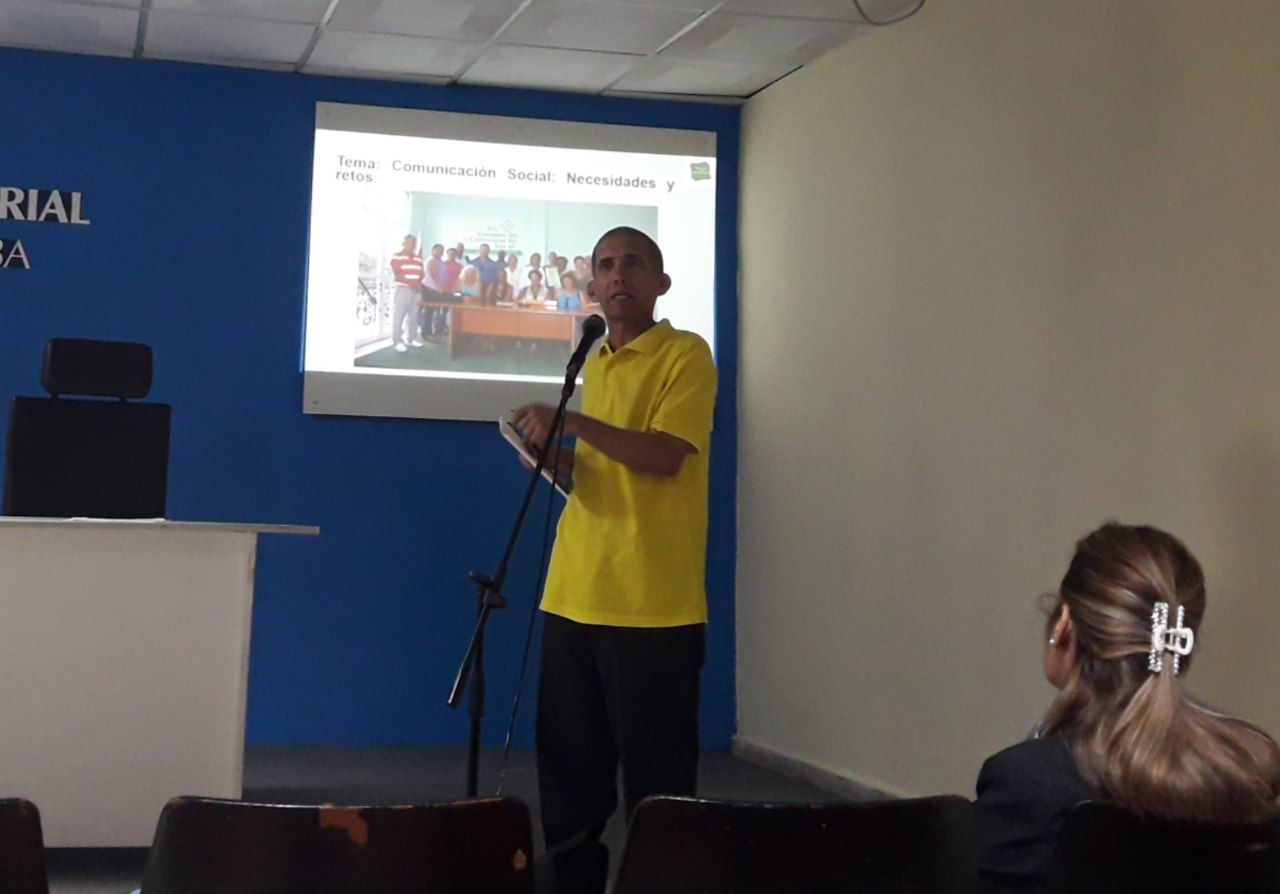 Ricardo Serrano, titular de la División Territorial de la Empresa de Telecomunicaciones de Cuba S. A (Etecsa) Ricardo Serrano, titular de la División Territorial de la Empresa de Telecomunicaciones de Cuba S. A (Etecsa)