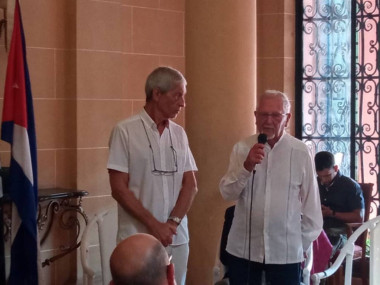 Asociación francesa recibe en Cuba medalla conmemorativa Eusebio Leal