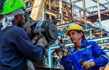 Trabajadores eléctricos reconectan el SEN en tiempo récord